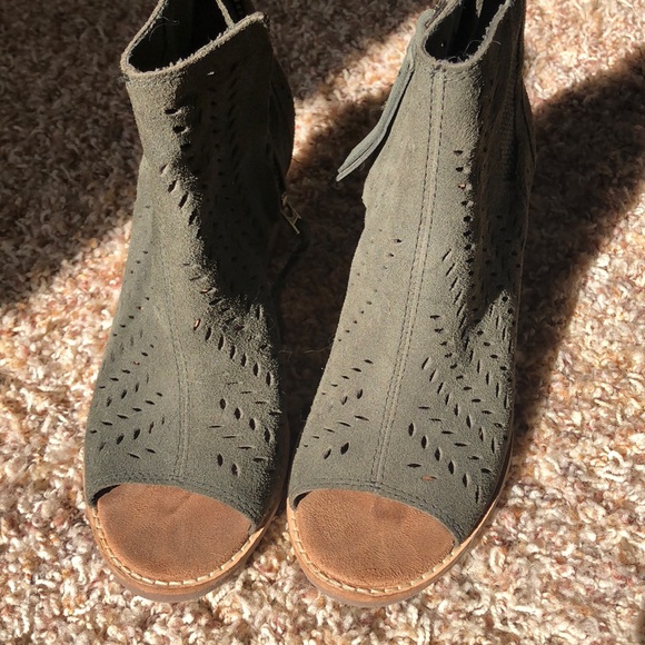 Booties - Picture 5 of 5